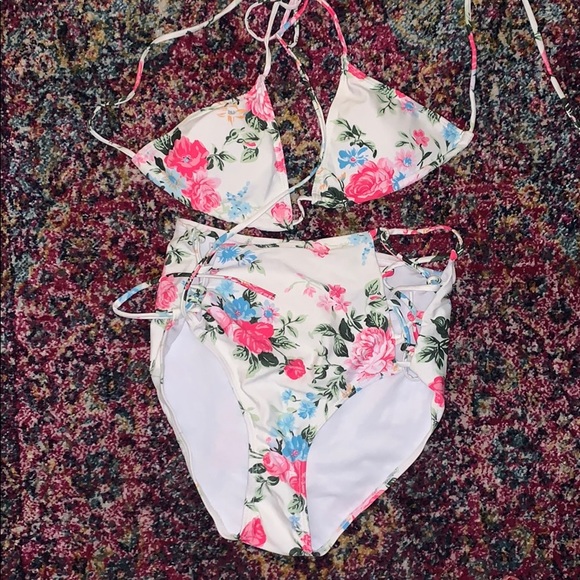 Cupshe Other - Bikini set 🌸